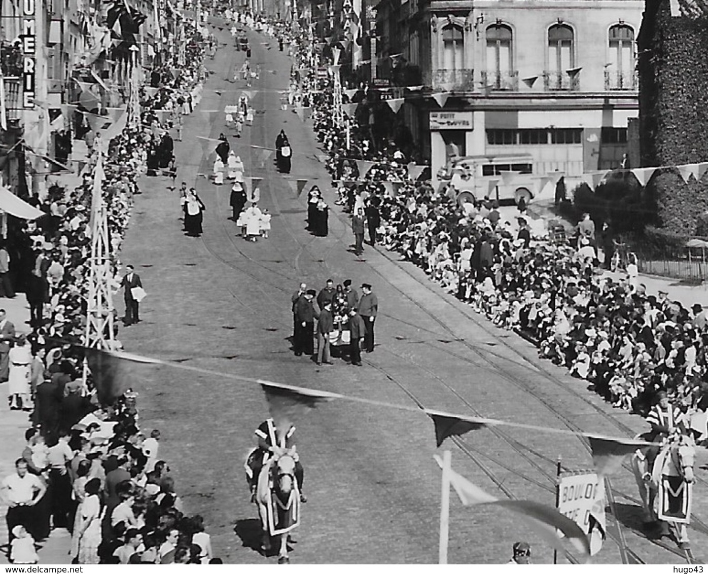 (RECTO / VERSO) BOULOGNE SUR MER - N° 35 - PROCESSION DANS LA GRANDE RUE - FORMAT CPA VOYAGEE - Boulogne Sur Mer