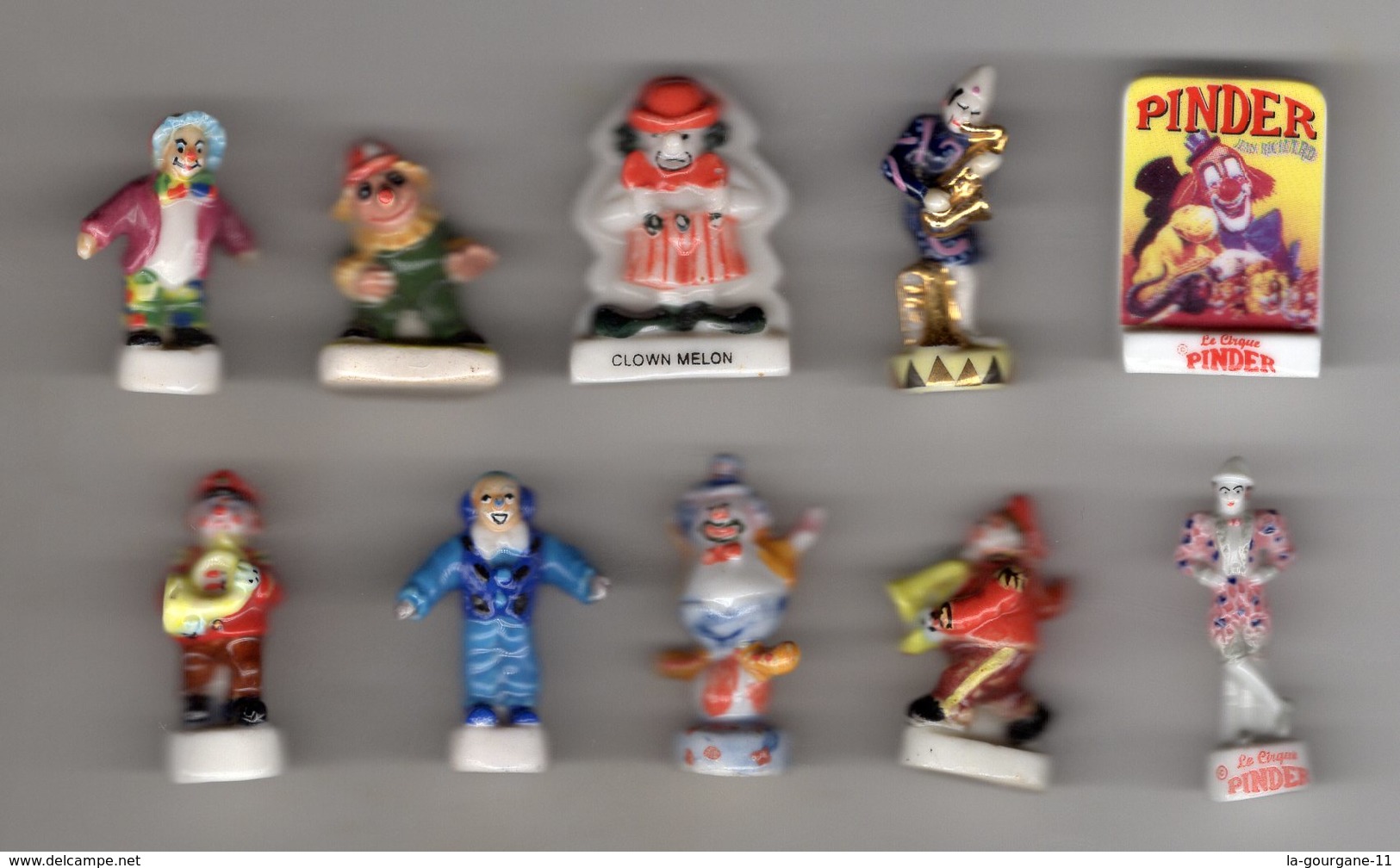 Lot 10 Fèves Brillantes De Différentes Séries CLOWNS Cirque - Personajes