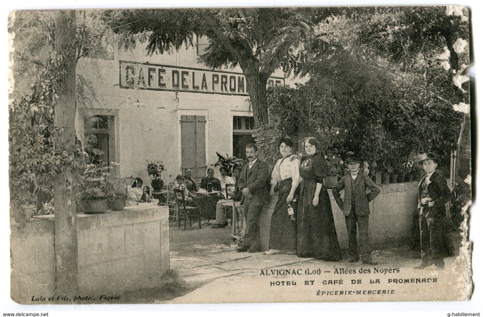 CPA 46 ALVIGNAC (Lot) - Allées Des Noyers HOTEL ET CAFE DE LA PROMENADE ** Lala , Figeac - Autres & Non Classés