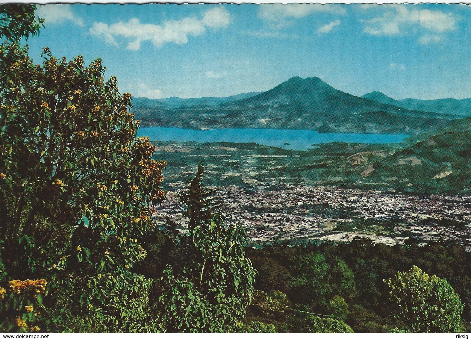 El Salvador. Vista Panoramica. Red Cross Stamp.  Sent To Denmark  1970     B-3368 - El Salvador