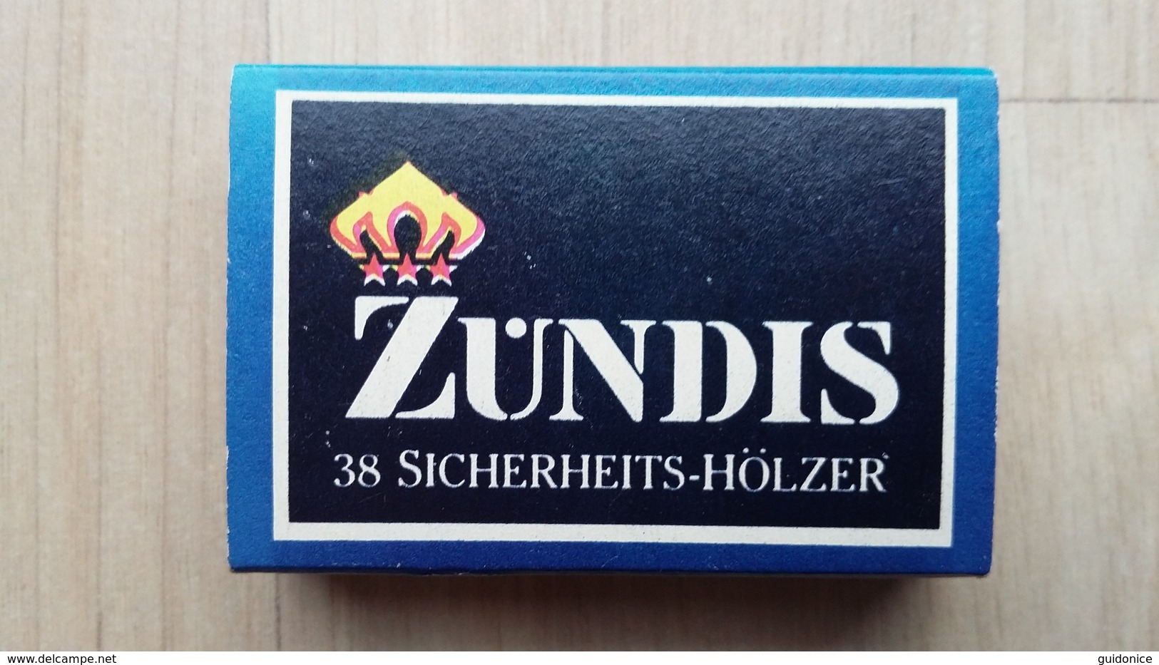 Zündholzschachtel Mit Einem Vulkan (Niragongo, Zaire) Von ZÜNDIS (Deutschland) - Zündholzschachteln