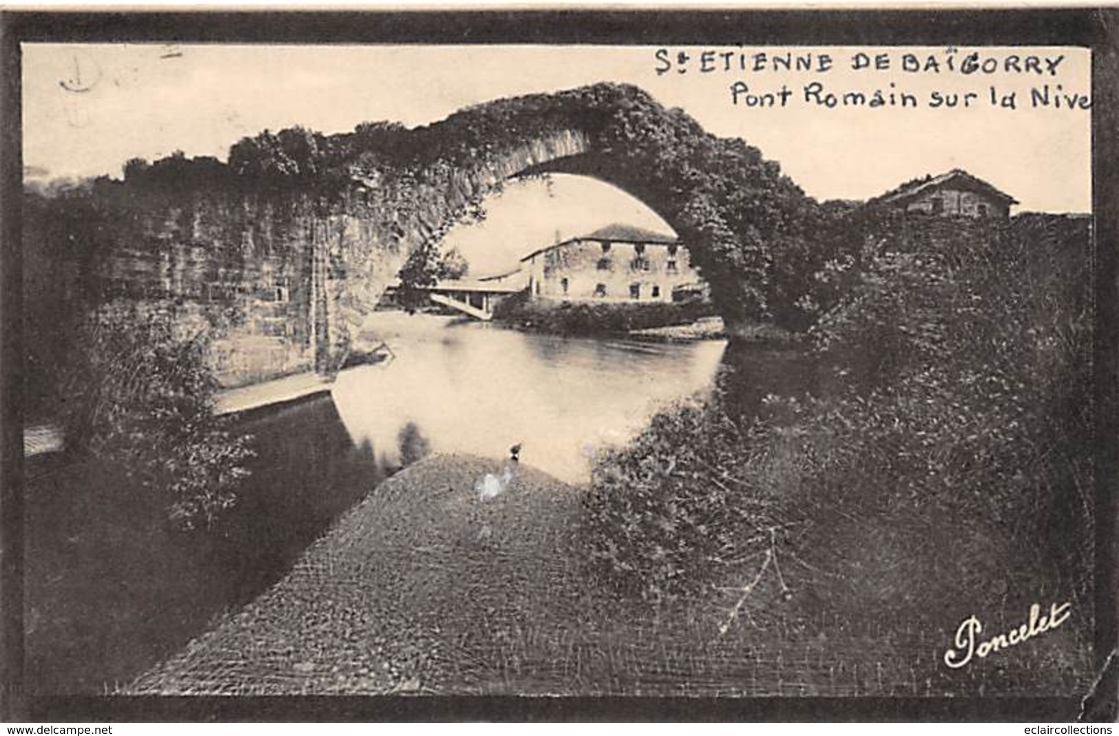 Saint Etienne De Baigorry      64     Pont Romain Sur La Nive         (voir Scan) - Saint Etienne De Baigorry