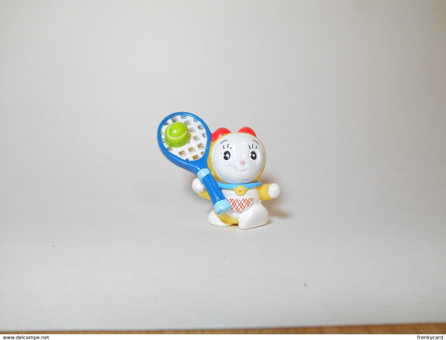 KINDER DORAEMON   2004 - Monoblocs