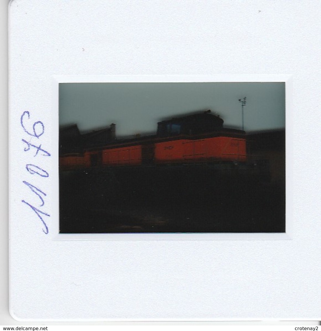 Photo Diapo Diapositive Slide Train Wagon Locomotive Diesel SNCF 63861 à Conflans Le 26/06/1993 VOIR ZOOM - Diapositives