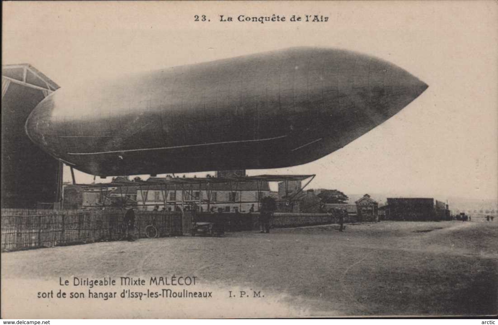 La Conquête De L'air  Le Dirigeable Mixte Malécot Sort De Son Hangar D'Issy Les Moulineaux   RARE - Dirigibili