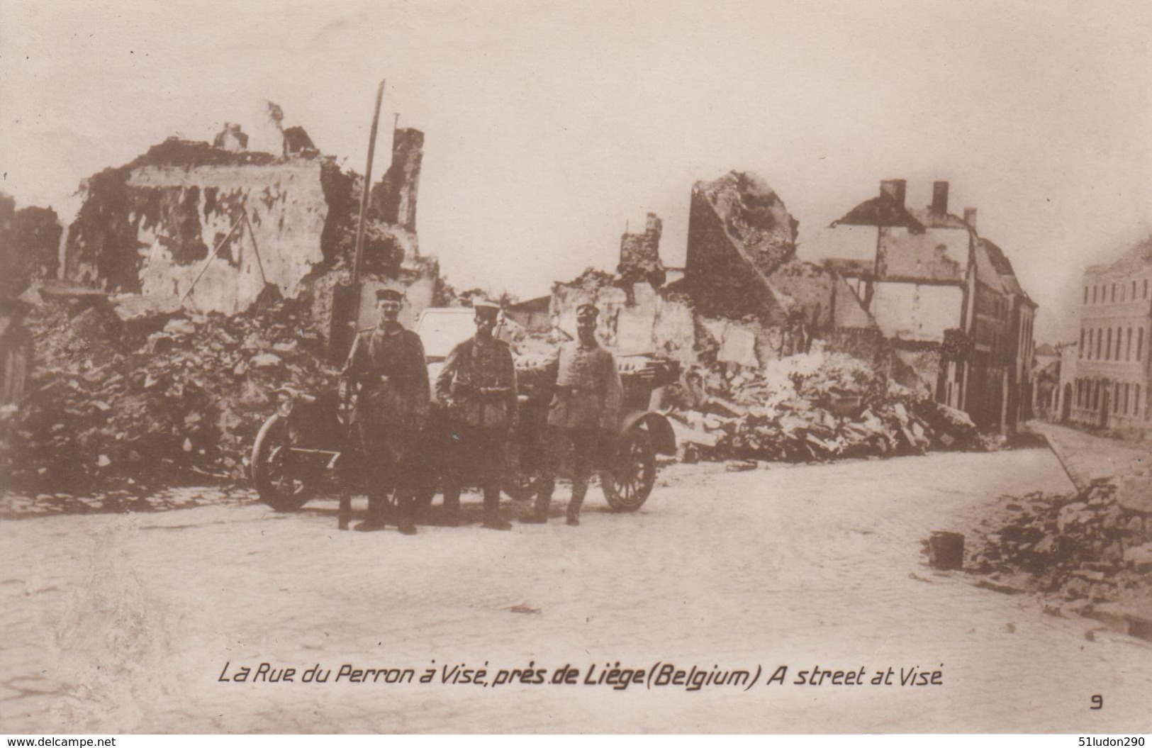 CP Photo Visé - La Rue Du Perron, Près De Liège (avec Jolie Animation) - Visé