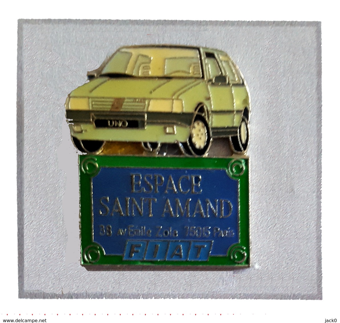Pin's  Ville, Automobile  FIAT  UNO  ESPACE  SAINT  AMAND  PARIS  ( 75 ) - Fiat