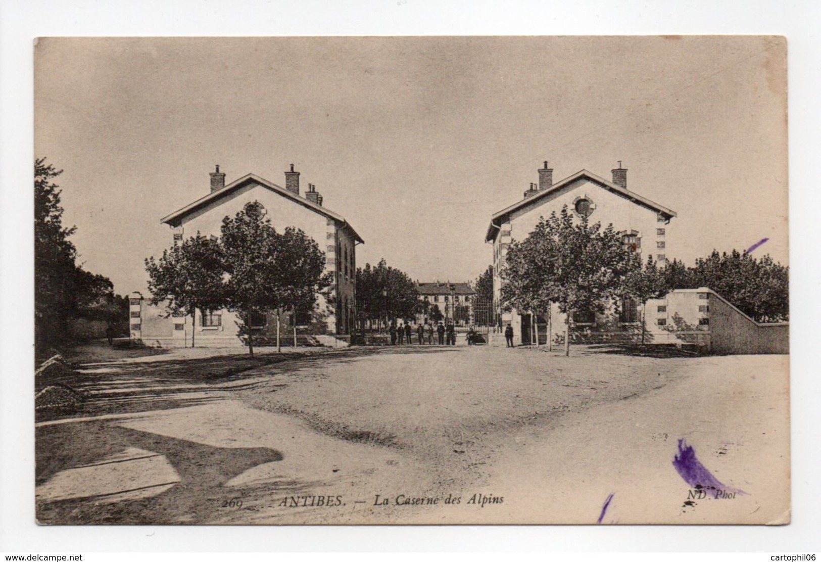 - CPA ANTIBES (06) - La Caserne Des Alpins 1906 - Photo Neurdein 269 - - Autres & Non Classés