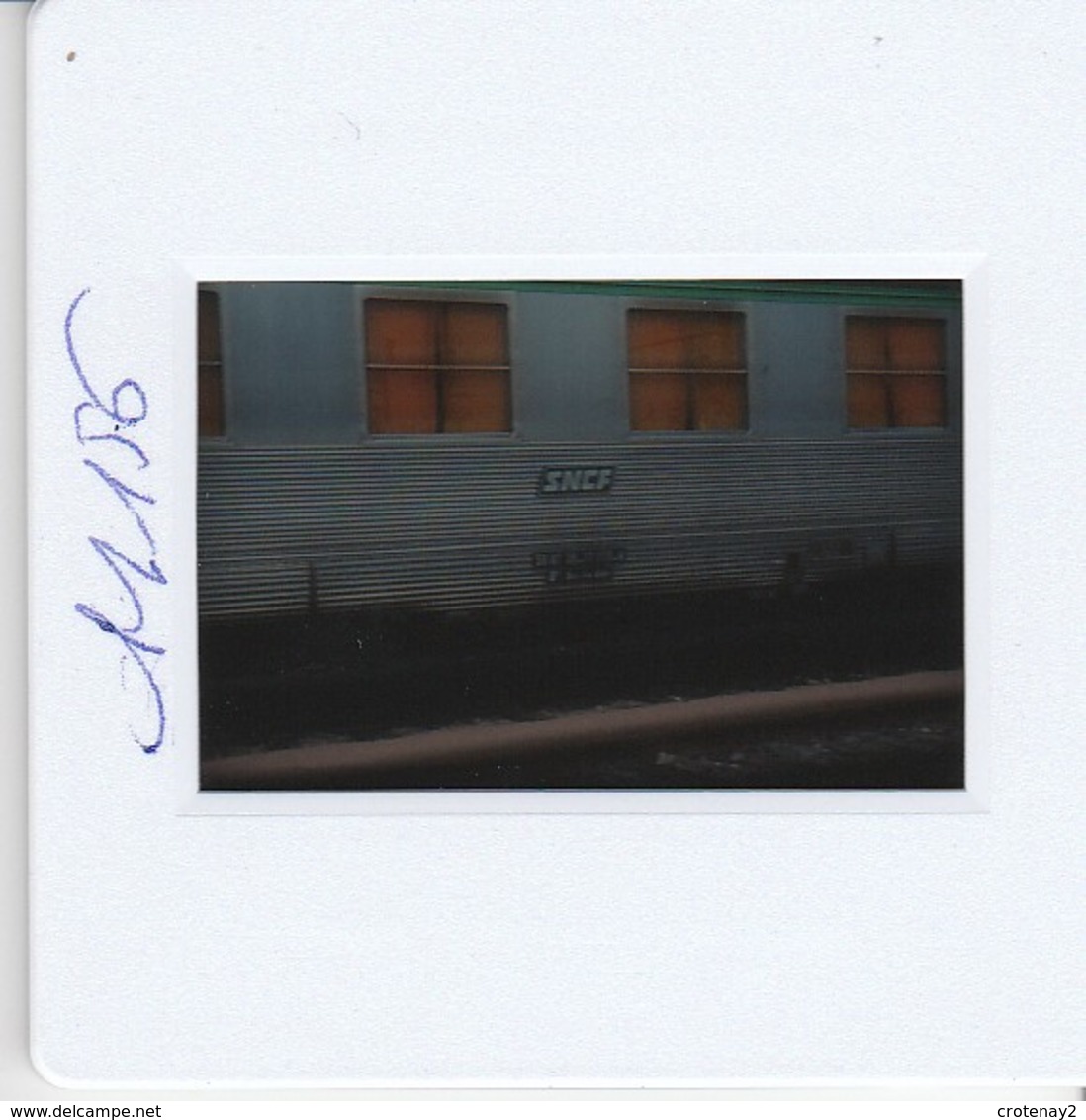 Photo Diapo Diapositive Slide Train Wagon Voiture Voyageurs INOX B8 SNCF à Metz Le 26/06/1993 VOIR ZOOM - Diapositives