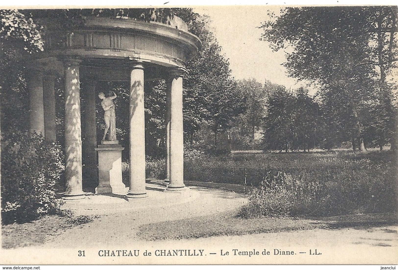 CHATEAU DE CHANTILLY . LE TEMPLE DE DIANE . 1 TRACE DE PLI . CARTE NON ECRITE - Chantilly