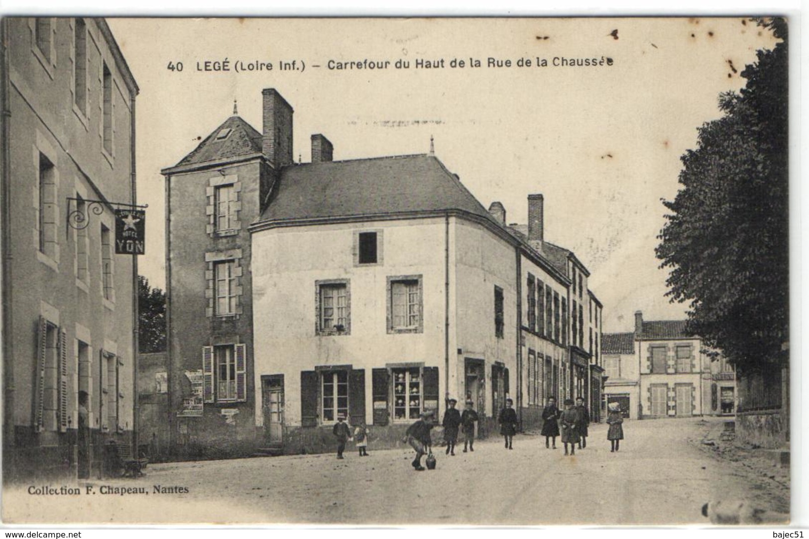 1 Cpa Legé - Carrefour Du Haut De La Rue De La Chaussée - Legé