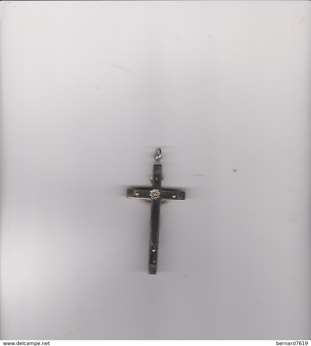 Pendentif Croix Religieuse Fin 19 E Siecle Ou Debut 20 E  Surement En  Metal Argente - Godsdienst & Esoterisme