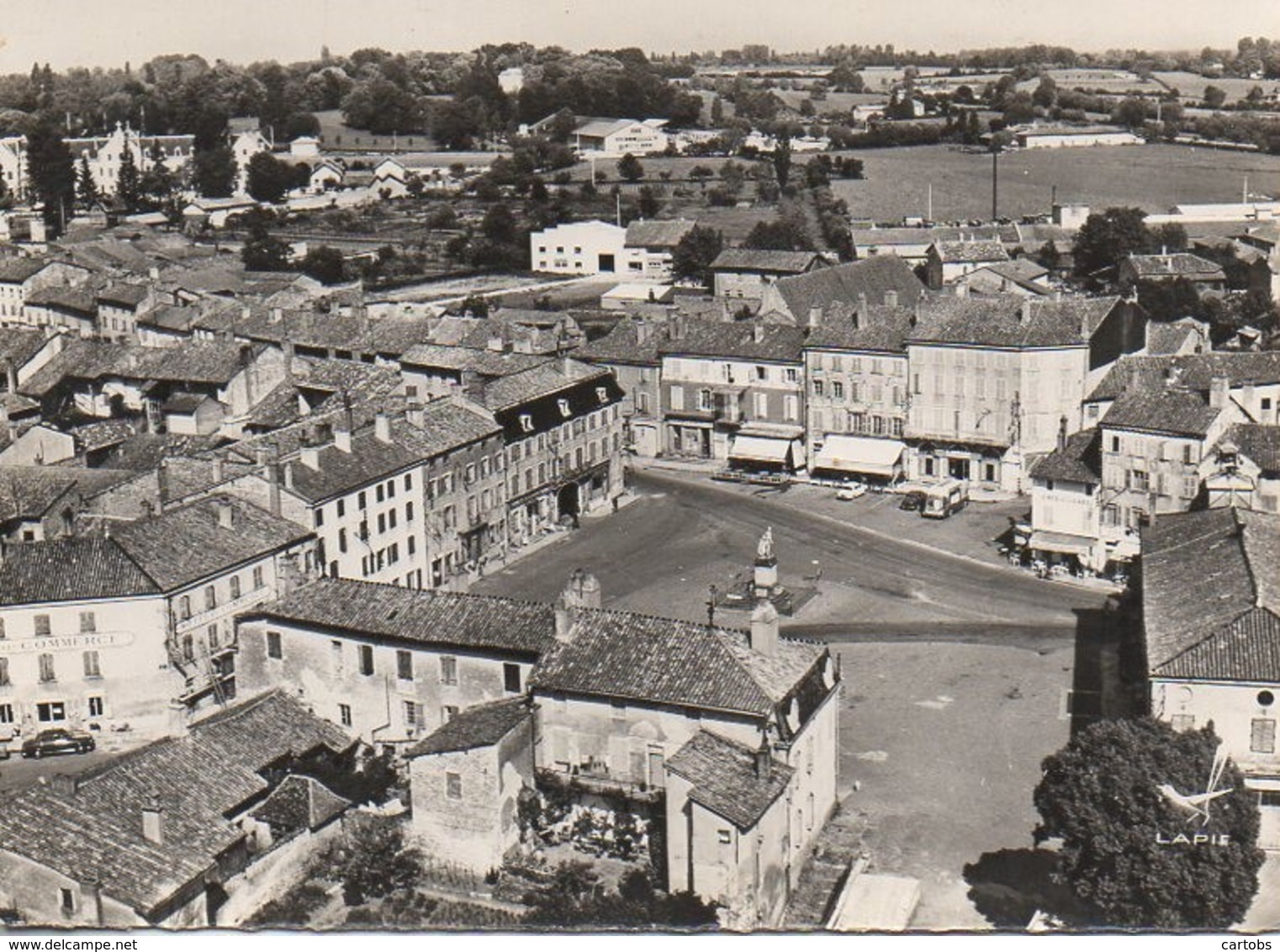 01 EN AVION Au-DESSUS-de....PONT-de-VAUX   Place Joubert - Pont-de-Vaux