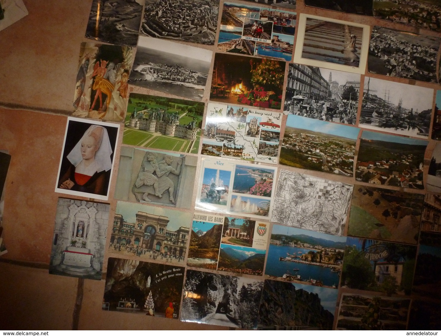 Lot vrac de 110 CARTES POSTALES de France etc(Cartes postales moderne (15cm x 10cm) comprenant :scènes diverses, etc