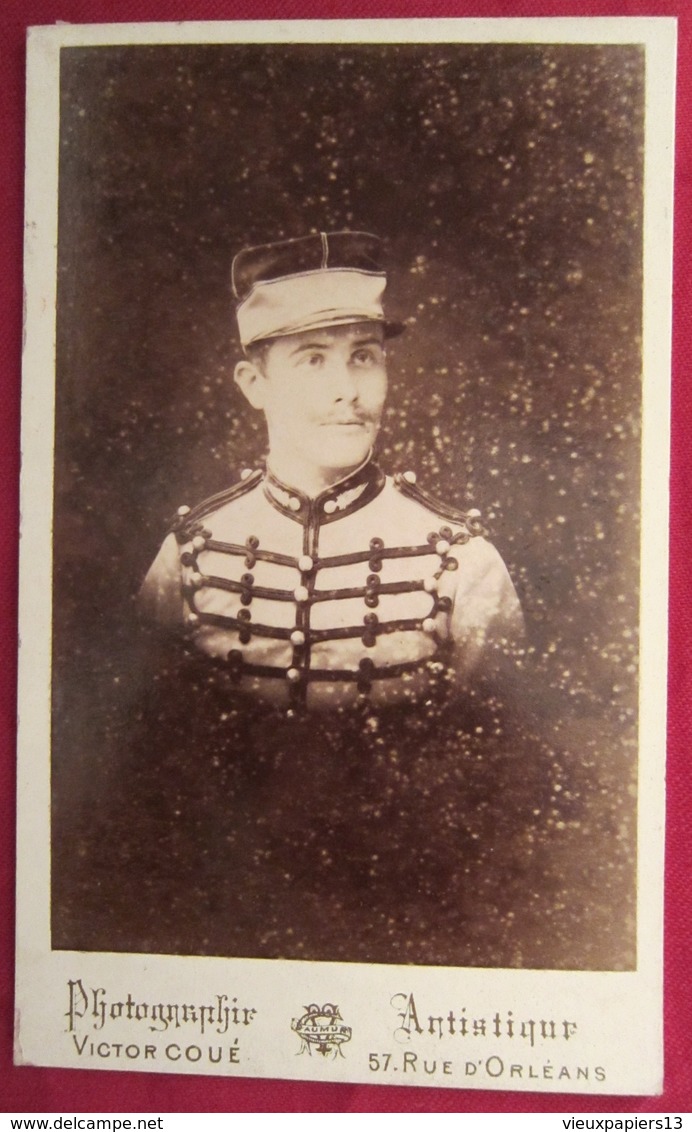 Ancienne Photo Cdv Saumur Militaire Uniforme - Photographie Artistique Victor Coué Vers 1880 - Anciennes (Av. 1900)
