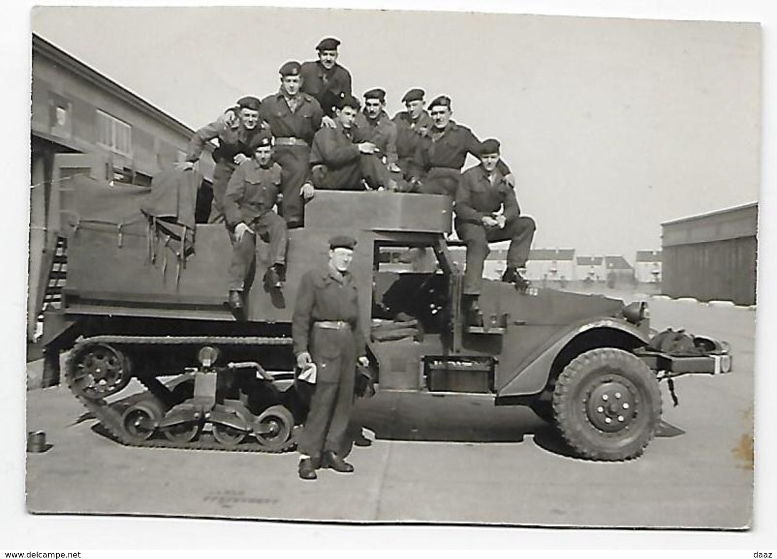 Soldats Armée Belge Devant Un Halftrack Matériel Militaire Photo 9,5x6,5 - Guerre, Militaire