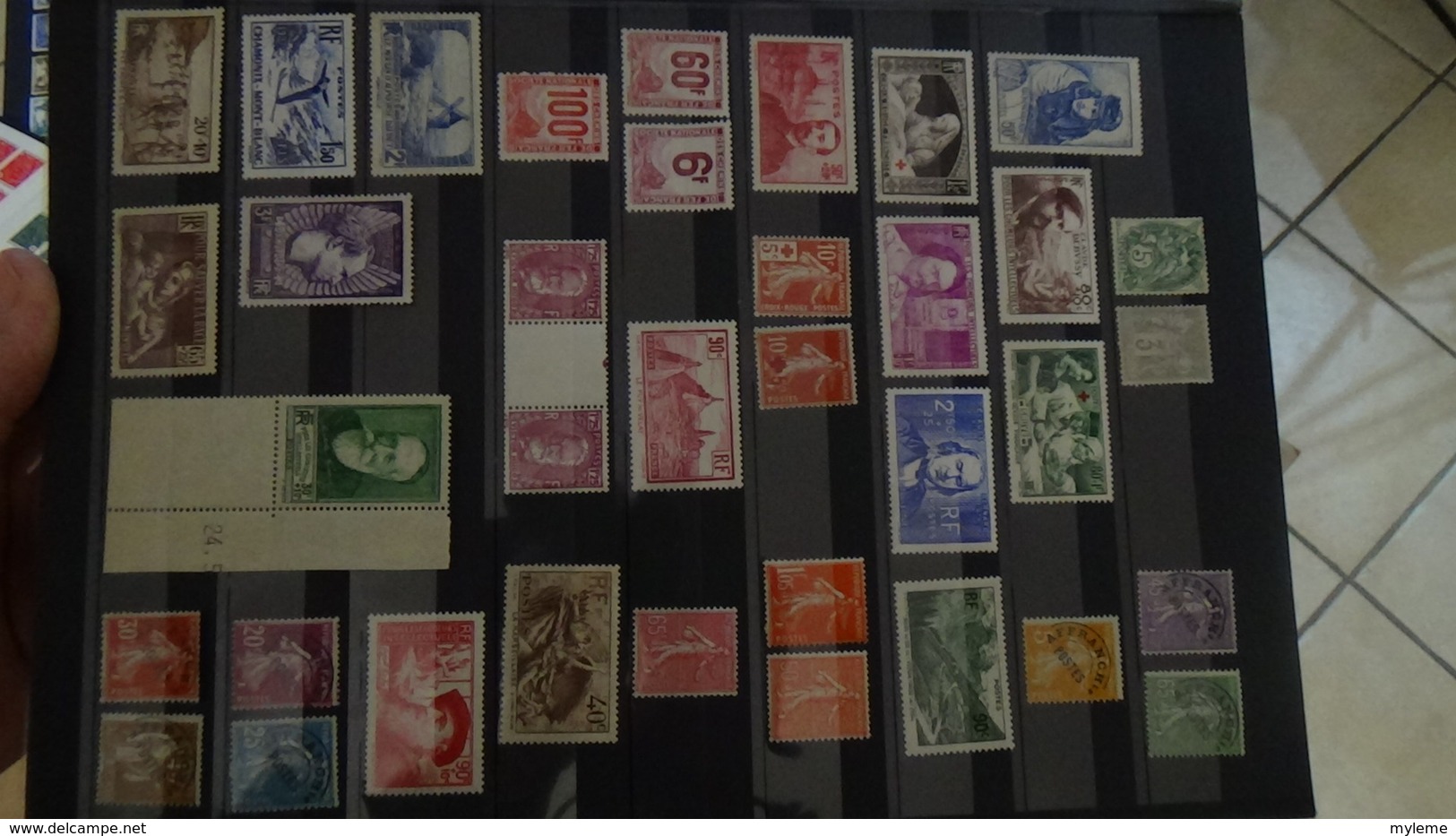 Destockage De 28 Kgs De France ** Années 40 Et 50, 1 Feuille 833A **, Des Croix Rouges, Séries GH ... Voir Commentaires - Vrac (min 1000 Timbres)