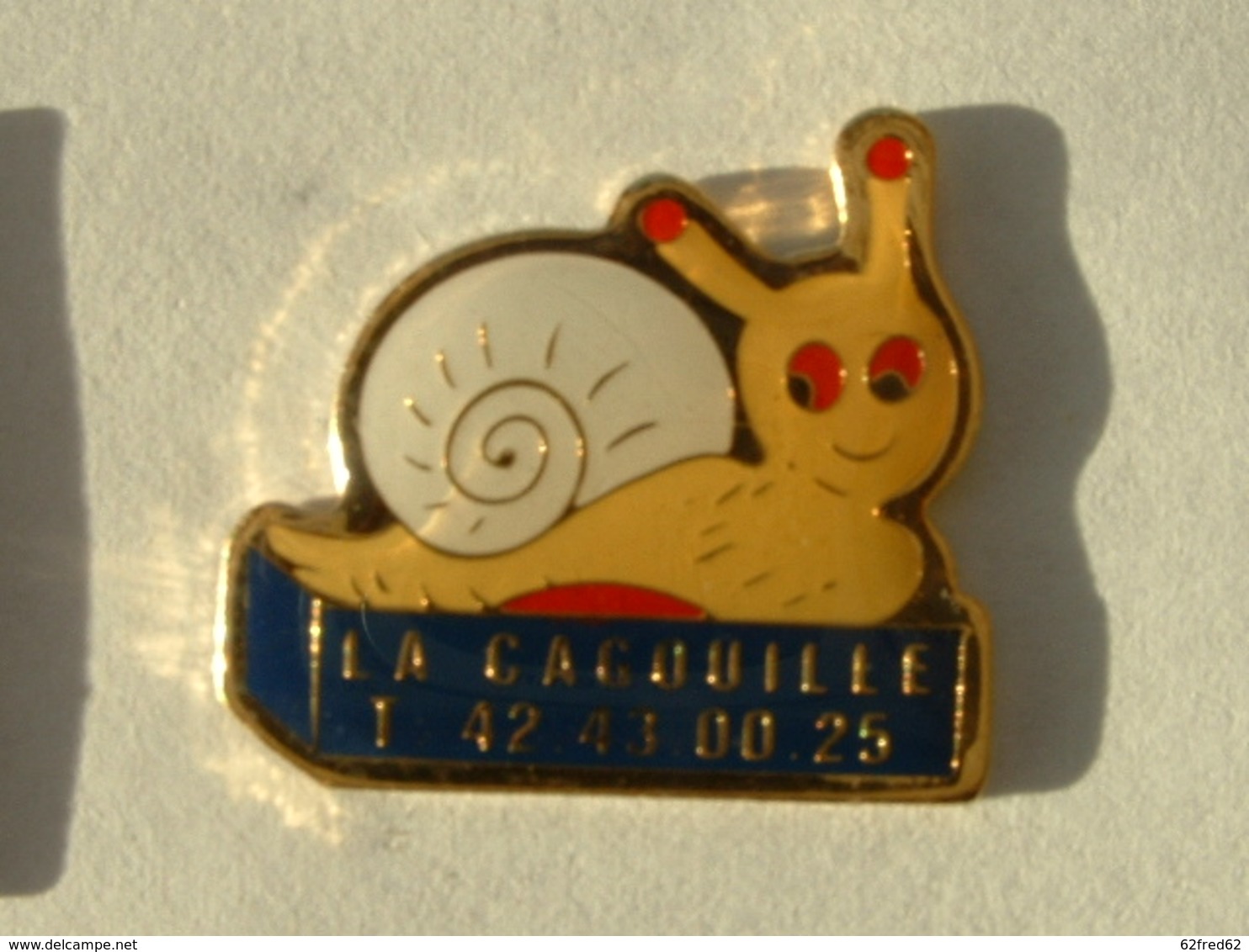 PIN'S ESCARGOT - LA CAGOUILLE - Animaux