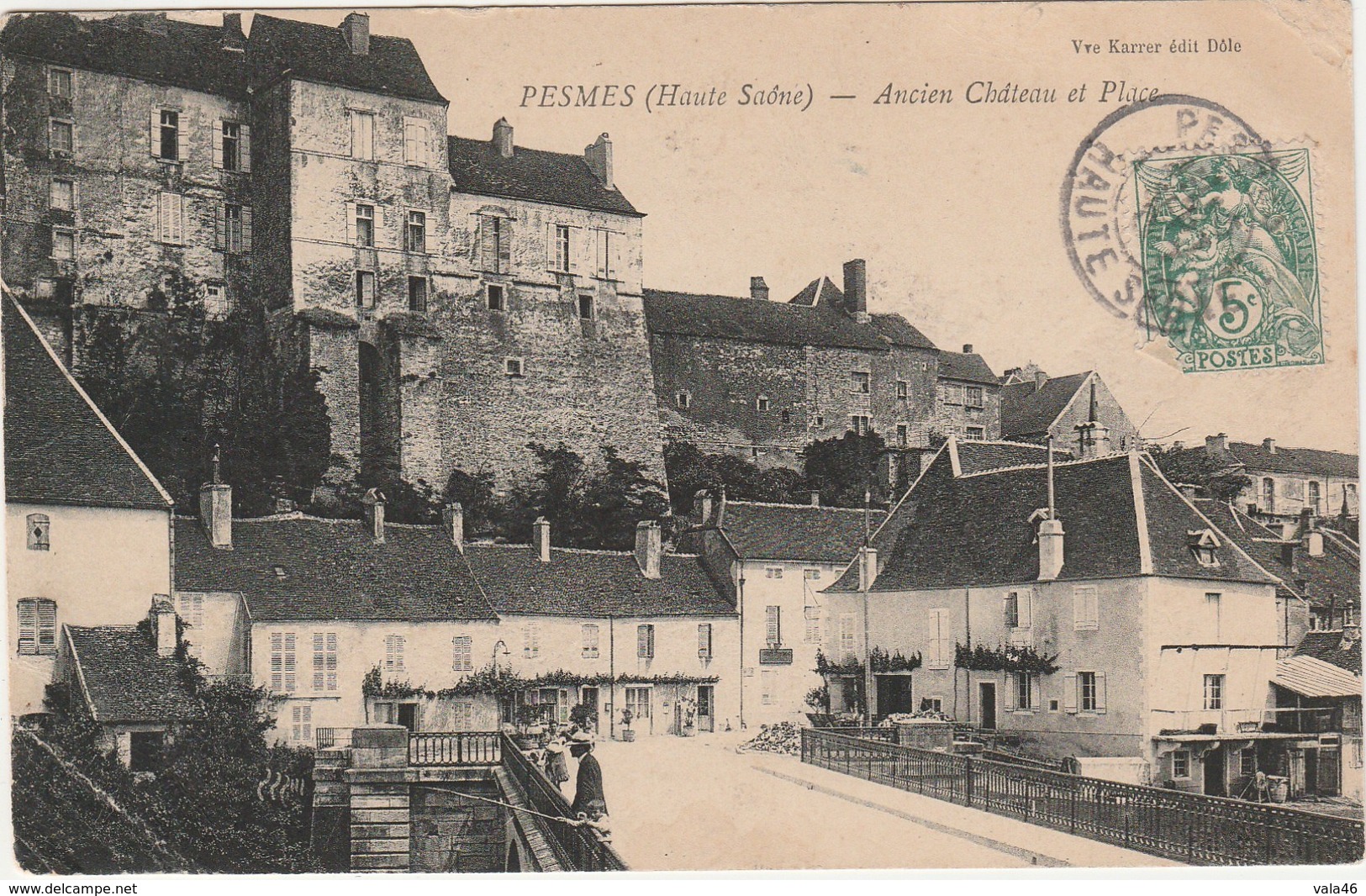 PESMES   70  HAUTE SAONE   CPA  ANCIEN CHATEAU ET PLACE - Pesmes