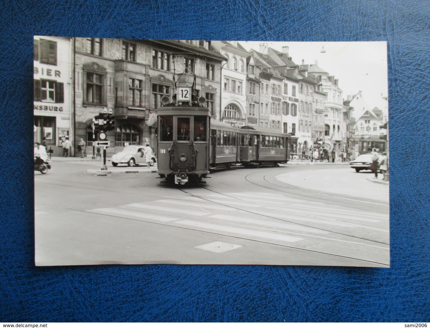 PHOTO TRAIN  SUISSE BASEL BARFUSSERPLATZ RAME ANCIENNE VOITURES ANCIENNES  08/68 COLLECTION B.FAVIERE - Trains