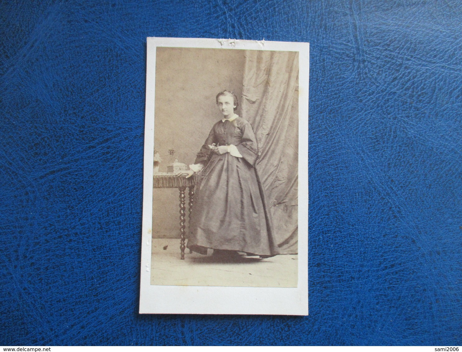 CDV ANCIEN 1840-1860 JEUNE FILLE - Anciennes (Av. 1900)