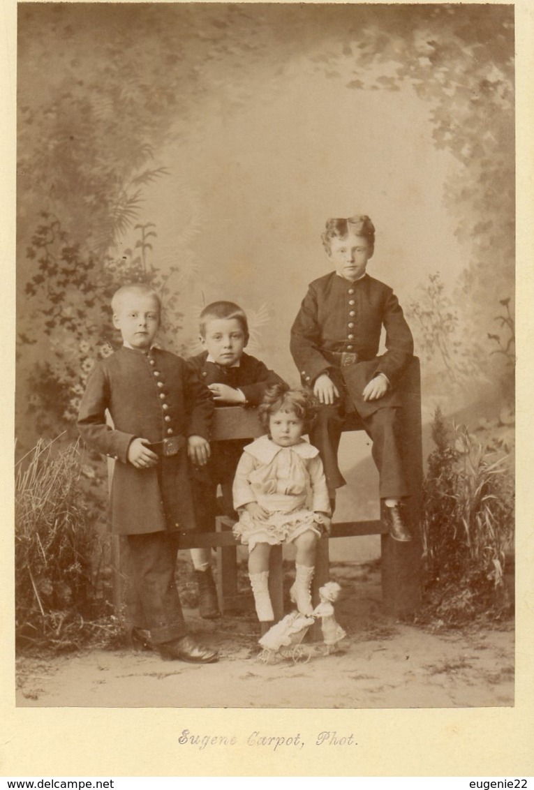 Photo Vers 1865 Enfants Avec Poupée Format 11x16 Cm Photo Eugène Carpot - Anciennes (Av. 1900)