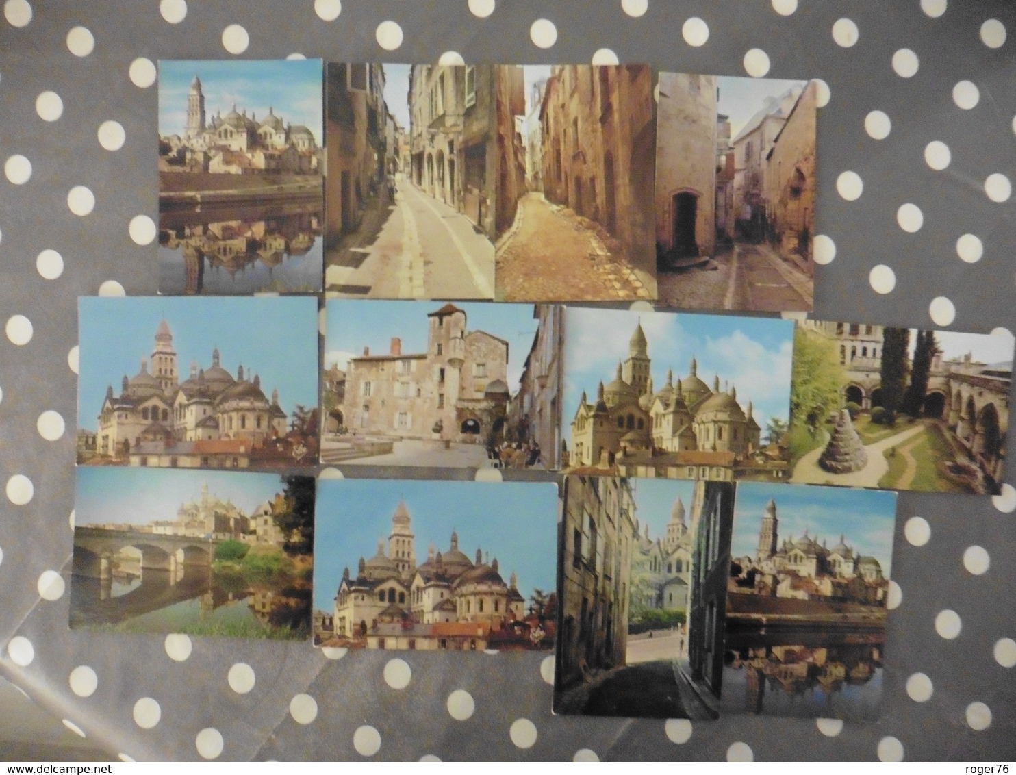 LOT  DE  22  CARTES POSTALES  NEUVES   DE   PERIGUEUX  (24 ) - 5 - 99 Cartes