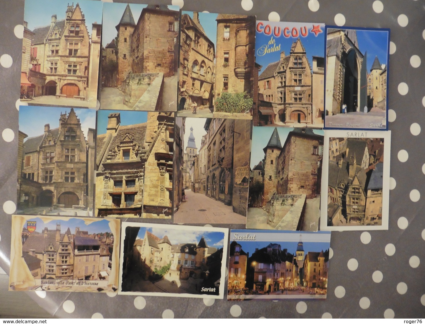 LOT  DE 69  CARTES POSTALES  NEUVES   DE  SARLAT   (24 ) - 5 - 99 Cartes