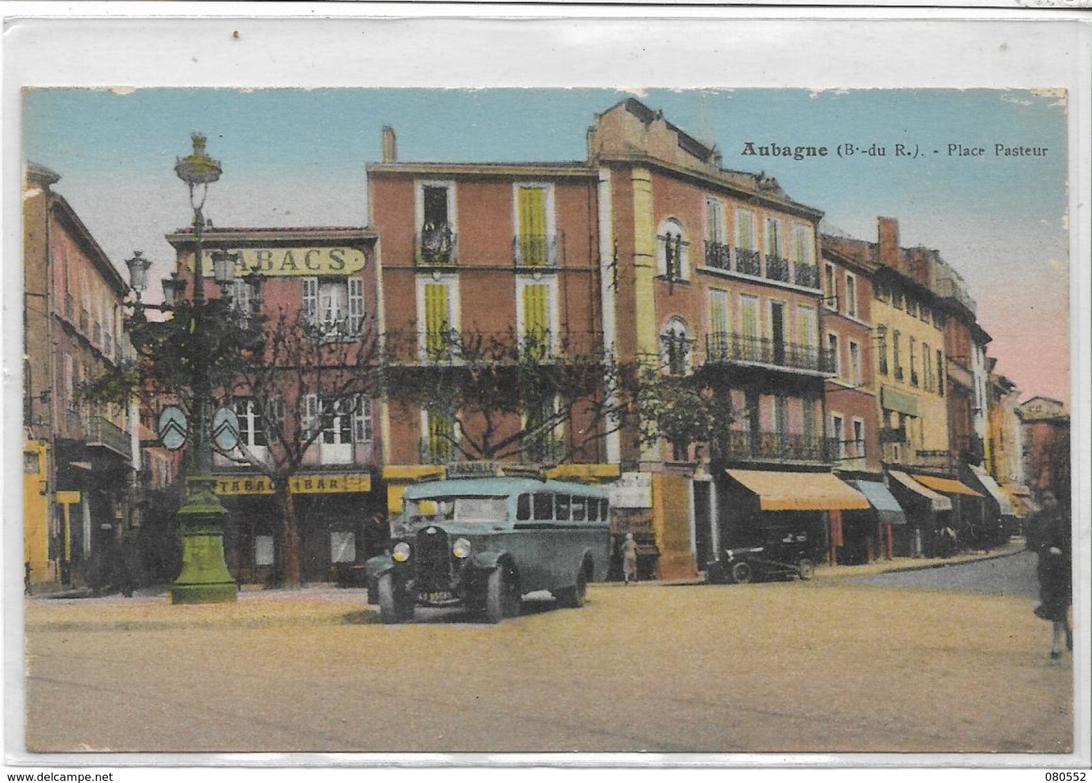 13 AUBAGNE . La Place Pasteur , Le Vieux Car Gazo , édit : A Tardy Marseille ,écrite  Années 30 , état Extra - Aubagne