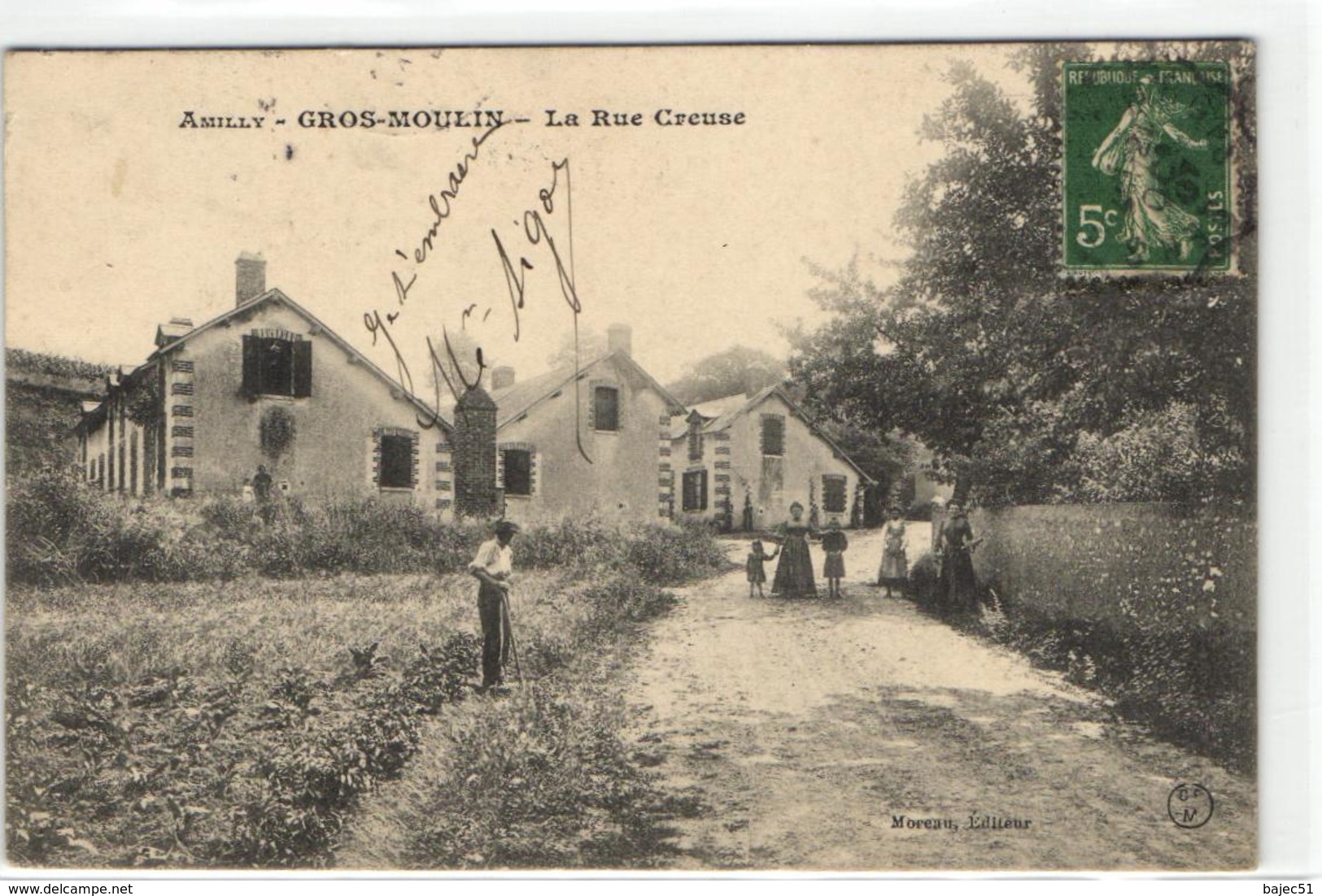 1 Cpa Amilly - Gros Moulin - La Rue Creuse - Amilly