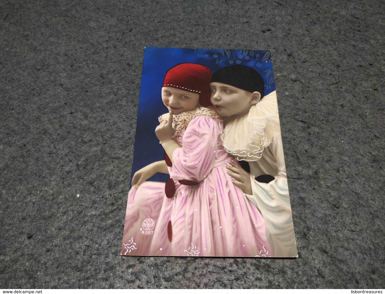 ANTIQUE POSTCARD COUPLE BOY AND GIRL PIERROT  DRESS USED NO CIRCULATED 1925 - Portretten