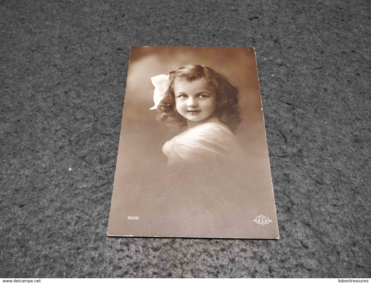 ANTIQUE POSTCARD YOUNG GIRL WITH TIE USED NOT CIRCULATED 1917 - Portraits