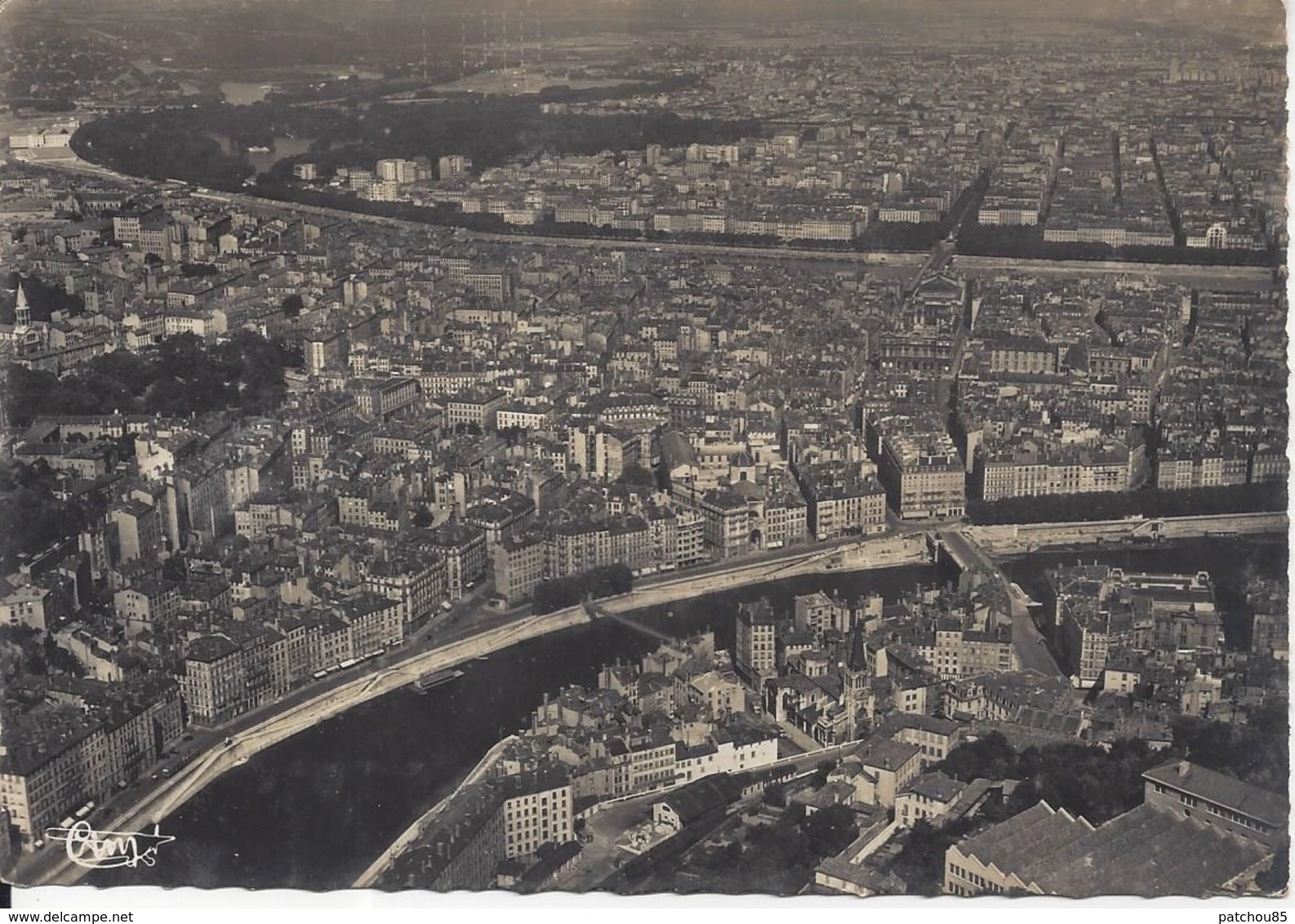 CPSM  France  69  Rhône  Lyon  Vue Panoramique  Dans Le Fond, Le Parc De La Tête D’Or Et Villeurbanne - Autres & Non Classés