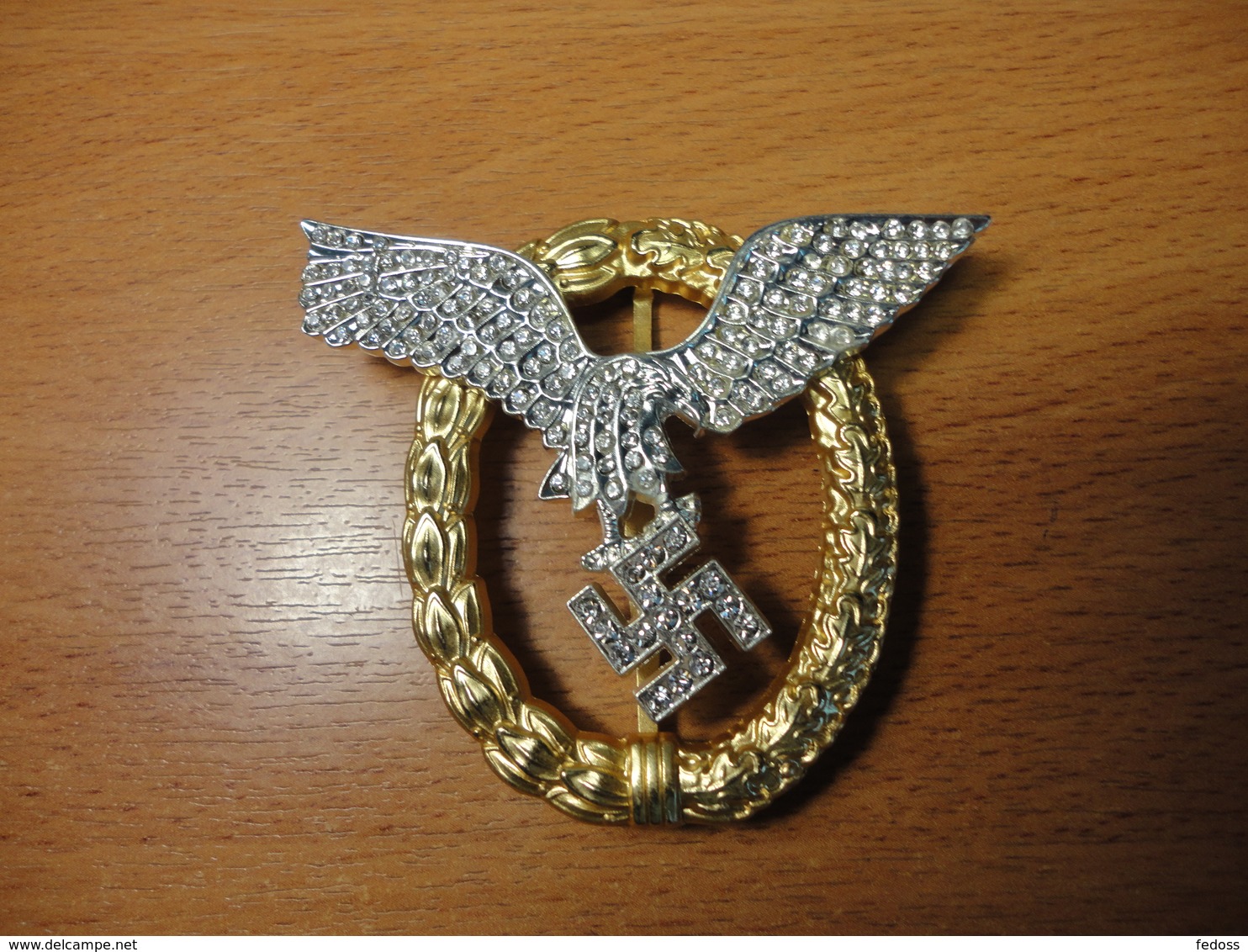 Third Reich . Sign Of The Pilot-observer In Gold With Diamonds. Reproduction. - Militaria