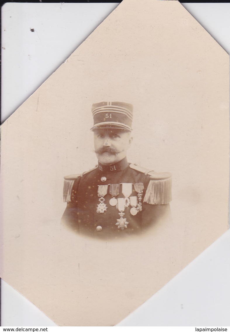 Photo  Originale  Militaires Capitaine Du 51 Eme D'infanterie Nombreuse Médailles Régiment Situer A Beauvais Oise - Guerre, Militaire