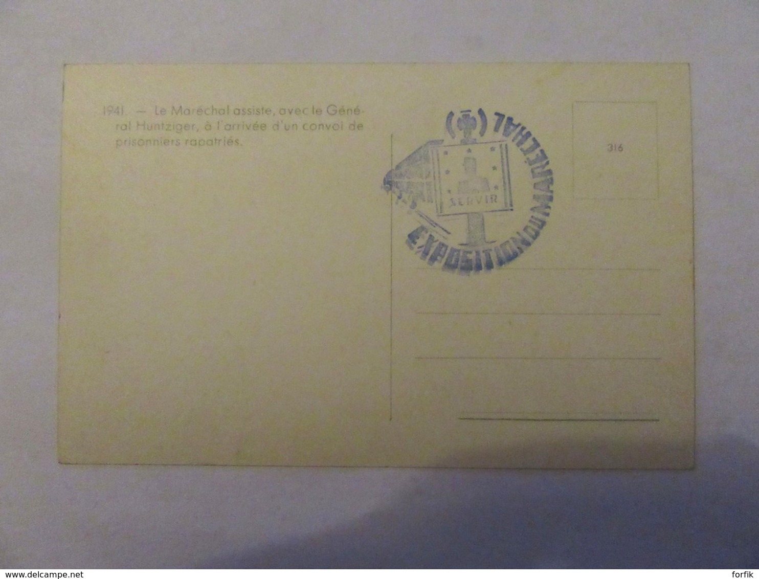 Carte Postale Photo - Le Maréchal Assiste, Avec Le Général Huntziger, à L'arrivée D'un Convoi De Prisonners Rapatriés - Guerre 1939-45