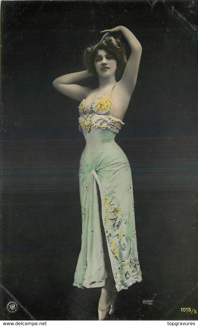 CARTE PHOTO NPG REUTLINGER FEMME ELEGANTE PORTANT ROBE BUSTIER PERLES BALLERINE - Femmes