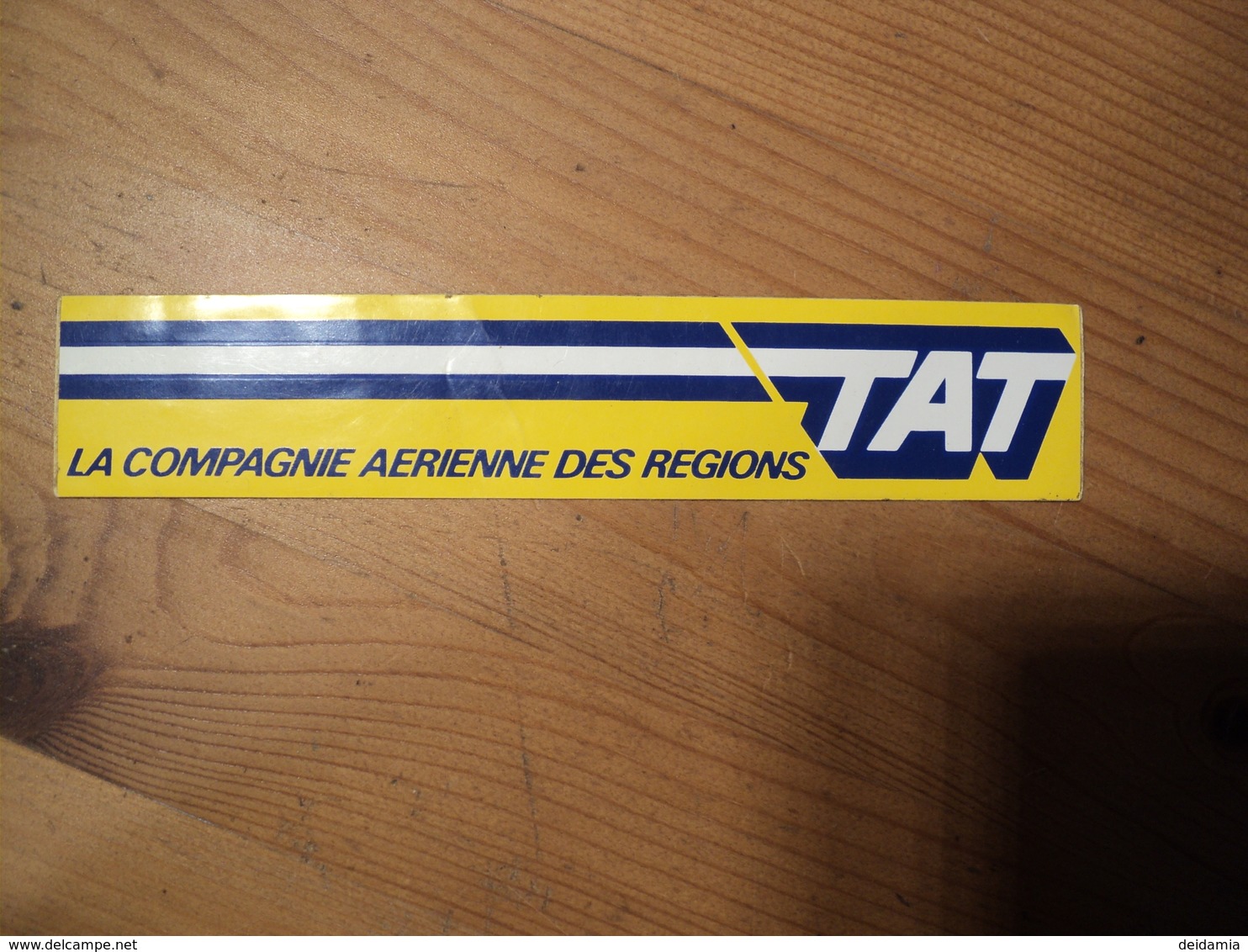 AUTOCOLLANT STICKER TAT. LA COMPAGNIE AERIENNE DES REGIONS - Tire-Bouchons/Décapsuleurs