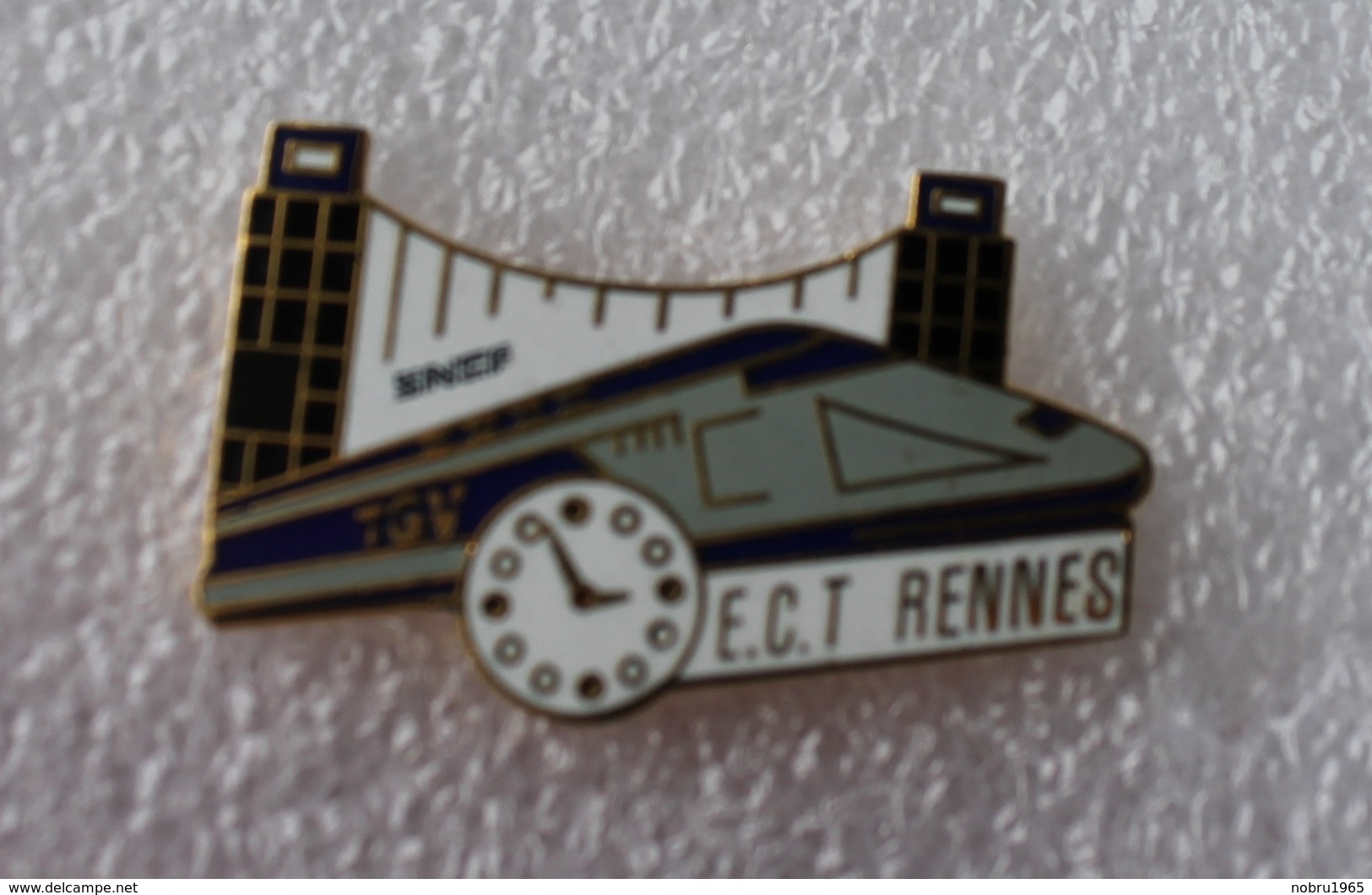 Pin's Train TGV ECT RENNES . Montre Pendule . Egf . émail Grand Feu - TGV