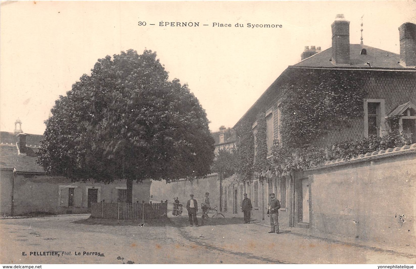 28 - Eure Et Loir / 10023 - Epernon - Place Du Sycomore - Otros & Sin Clasificación