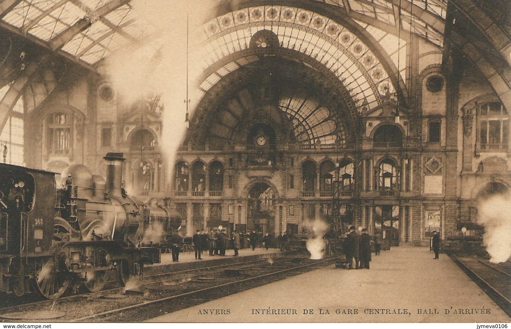 Intérieur De La Gare De Anvers Central Avec Train (locomotive Vapeur) à L'arrivée. - Gares - Avec Trains