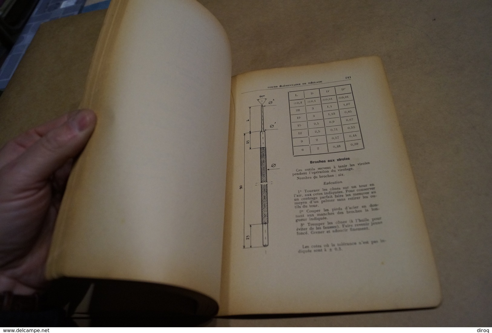 RARE ancien ouvrage d'Horlogerie,1940,A.Dessay,cours de réglage,262 pages,24 cm. sur 16 Cm.Complet