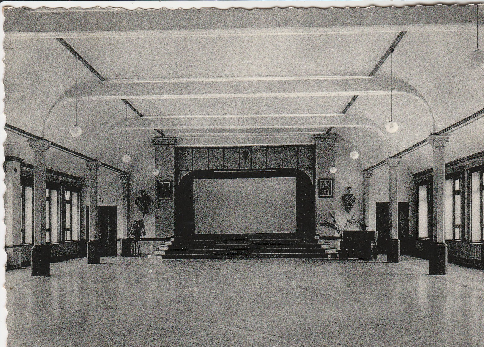 Bastogne ,   Institut Des Soeurs Notre-Dame - Salle De Fête - Bastenaken