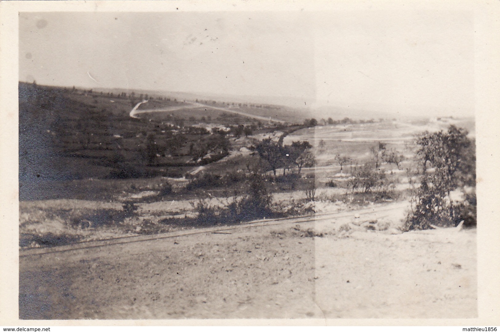 Photo Mai 1916 CUISY (près Montfaucon-d'Argonne) - Une Vue, Une Voie Ferrée (A203, Ww1, Wk 1) - Autres & Non Classés