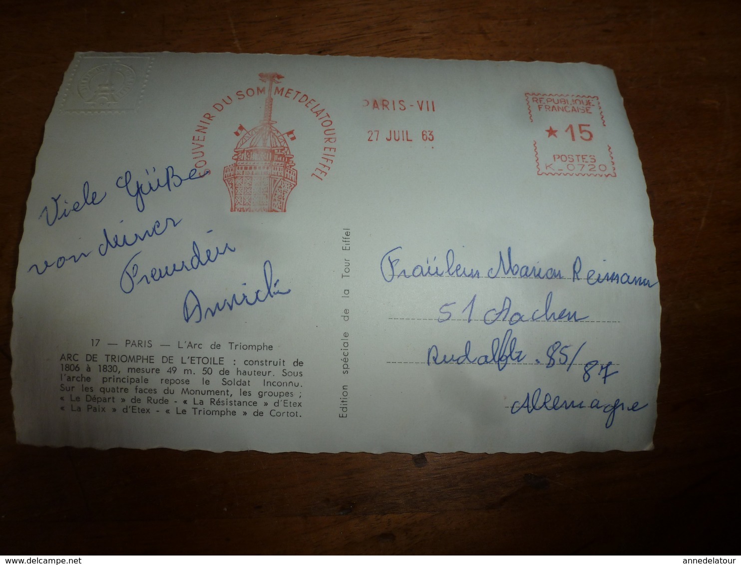 Edition Spéciale 1963 Du Sommet De La TOUR EIFFEL Avec Cachet Gauffré - Paris - L'Arc De Triomphe - Saluti Da.../ Gruss Aus...