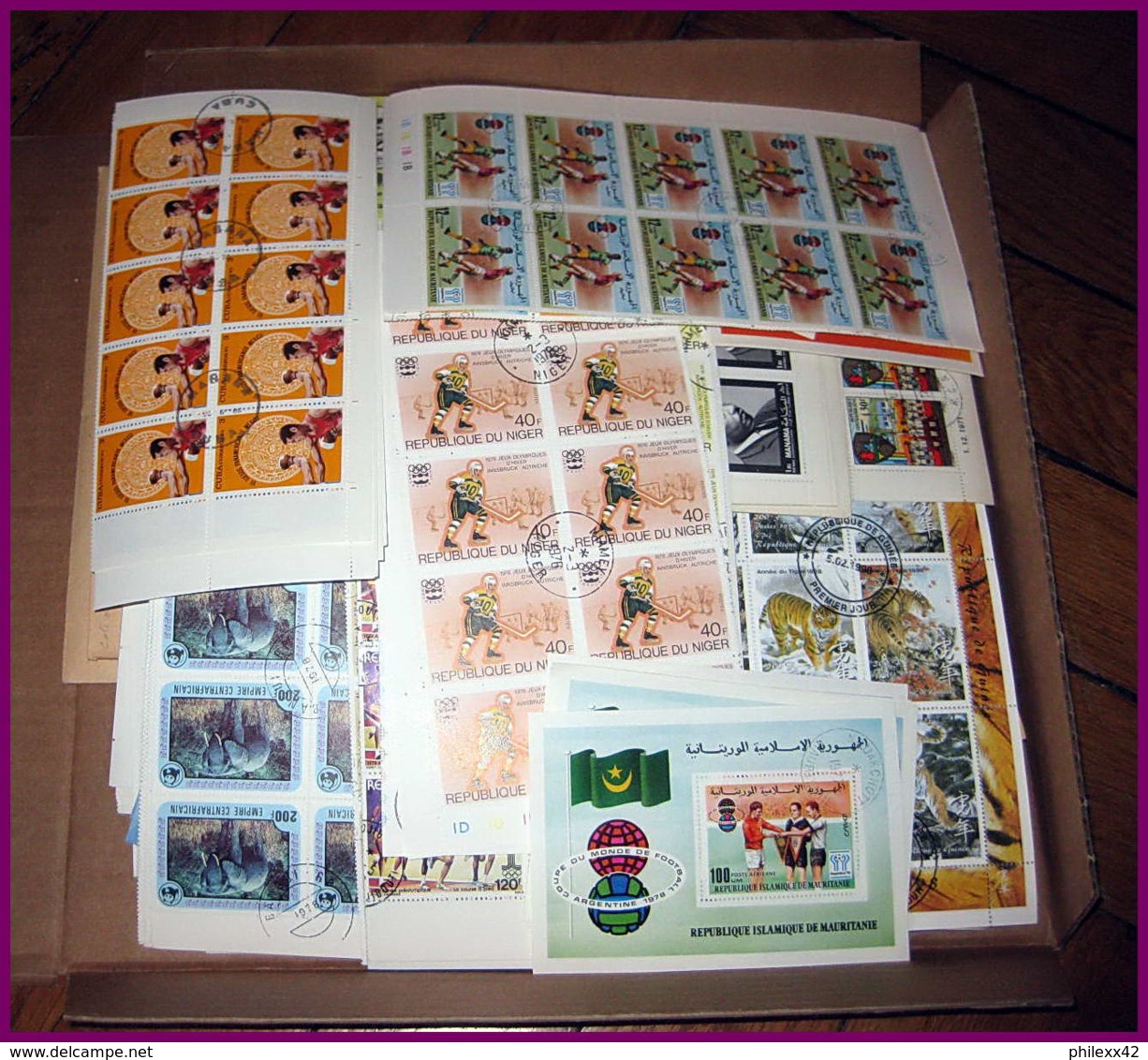 Depart 1 LOT REVENDEUR Lot 4 TB Lot Thématique 1000 Blocs / Séries Complètes  Jeux Olympiques Animaux Napoleon Espace ( - Vrac (min 1000 Timbres)