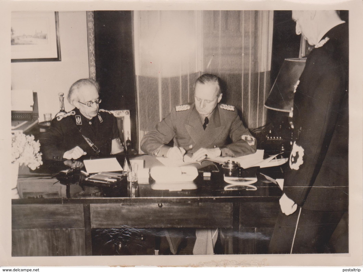 SIGNATURE DU TRAITE DE PROTECTION DE LA SLOVAQUIE A BERLIN M VON RIBBENTROP ET LE PROFESSEUR TUKA - Altri & Non Classificati