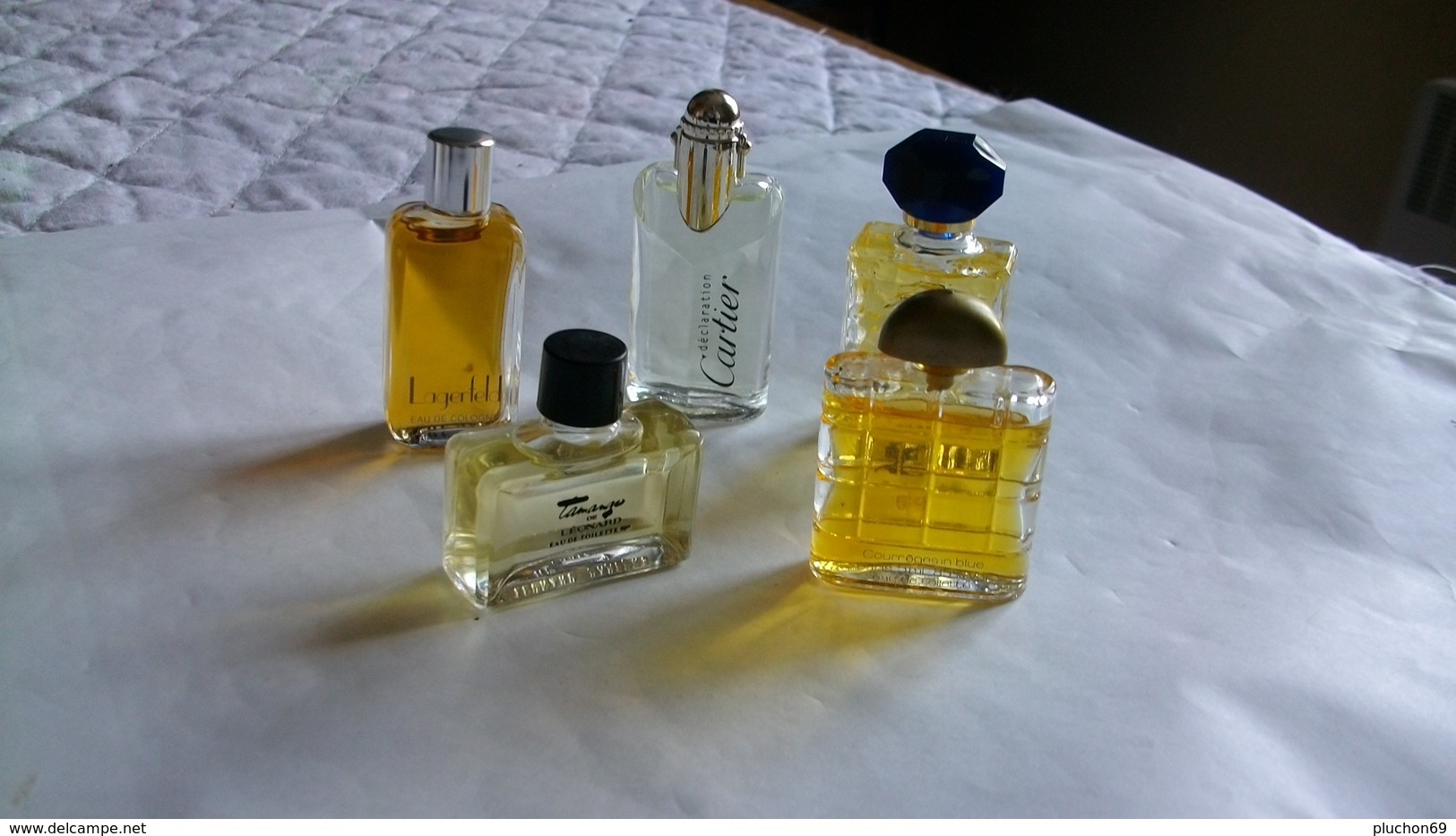 Miniature De Parfum Homme Et Femme  Lot De 5 Sans Boites N° 31 - Miniaturas Mujer (sin Caja)
