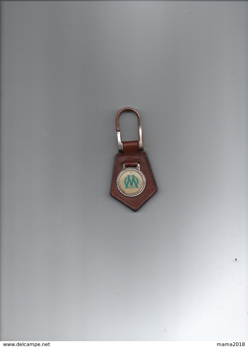 Ancien Porte Clef  OM  Droit Au But - Habillement, Souvenirs & Autres