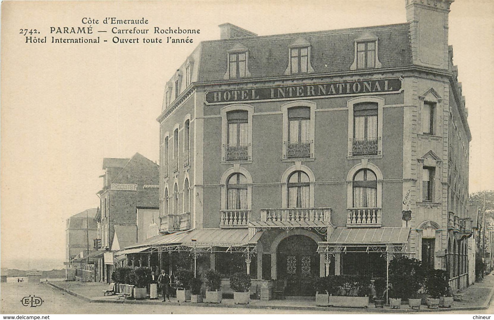 PARAME CARREFOUR ROCHEBONNE HOTEL INTERNATIONAL OUVERT TOUTE L'ANNEE - Parame